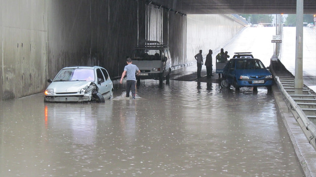 Turhal'da dolu ve sağanak