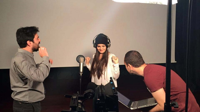 Üniversite öğrencileri hocaları için klip çekti