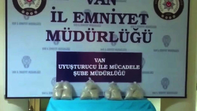 Vanda 13 kilo eroin ele geçirildi