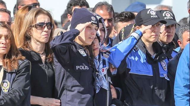 Şehitler için Vanda tören düzenlendi