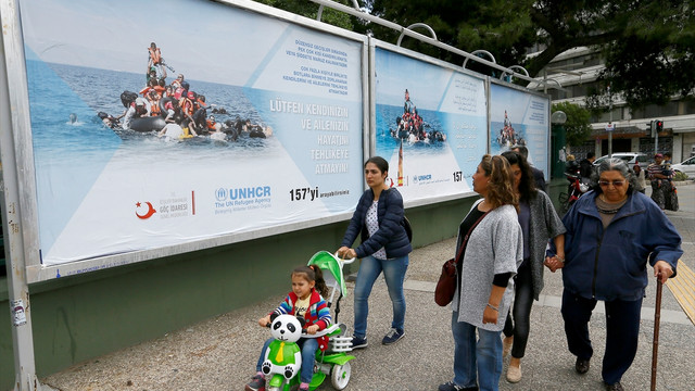 Yasa dışı göçe karşı afişli önlem