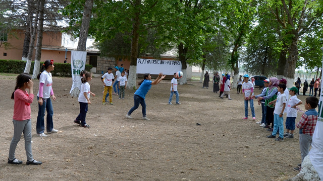 Yetim çocuklar için pazar etkinliği