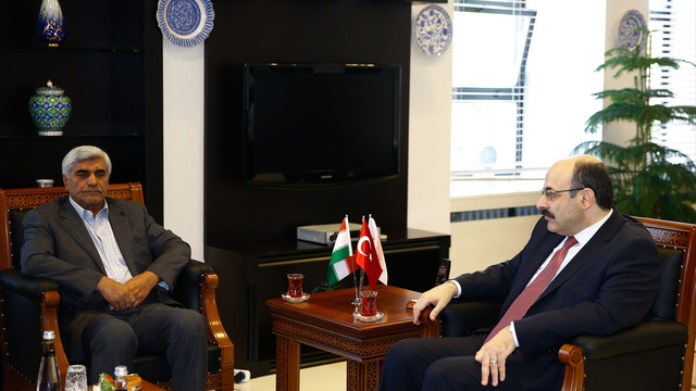 YÖK Başkanı Saraç, İranlı bakan Farhadi ile görüştü