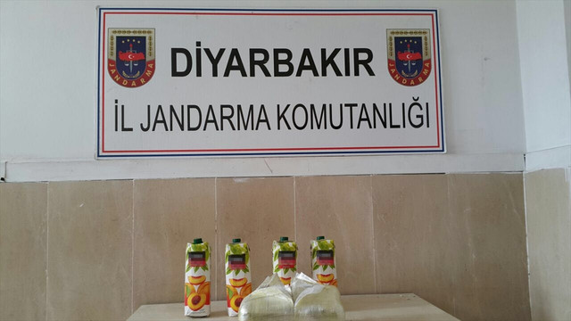 Yolcu treninde meyve suyu kutusunda esrar