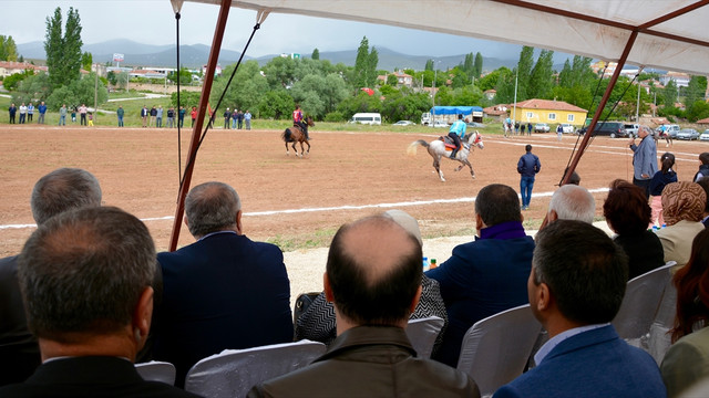 Yüksek yargı başkanları cirit gösterisi izledi