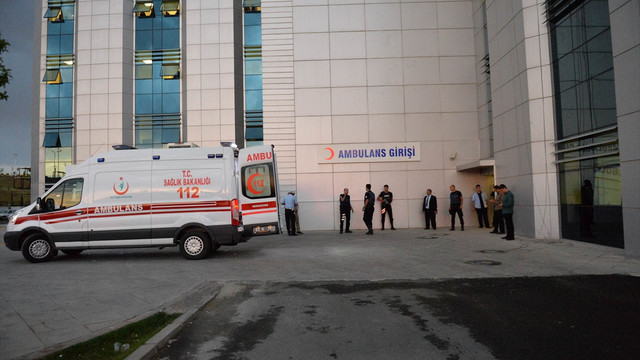 GÜNCELLEME - Yüzü maskeli kişinin saldırısına uğrayan polis ağır yaralandı