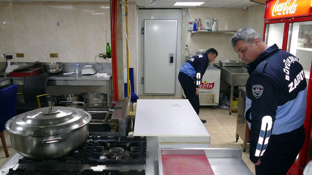 Zabıta Uzungöl'deki turistik tesisleri denetledi