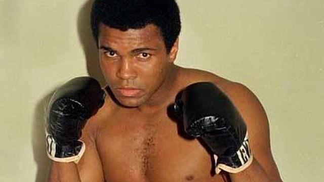 Efsane boksör Muhammed Ali öldü...