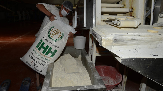 55 personelle 65 bin kişiyi doyuruyorlar