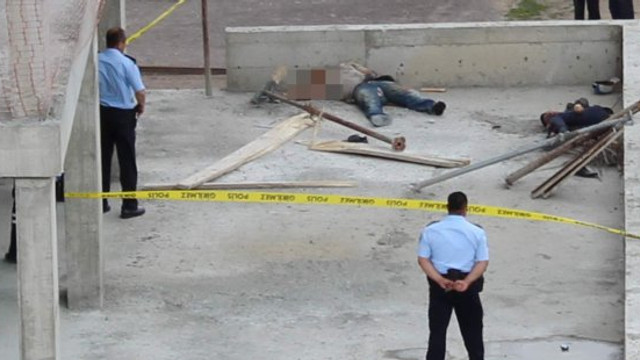 Kayseride inşaat iskelesi çöktü: 5 yaralı