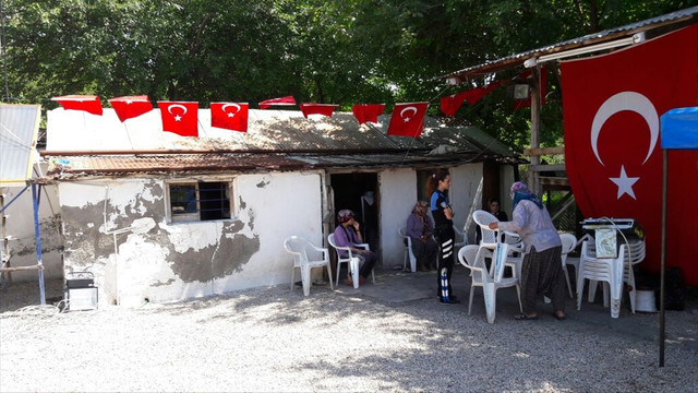 Adana'da zırhlı polis aracının devrilmesi