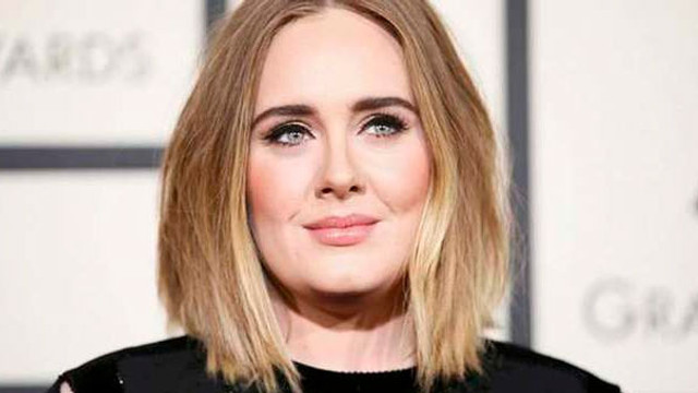 Adele Belçika konserinde gözyaşlarını tutamadı!