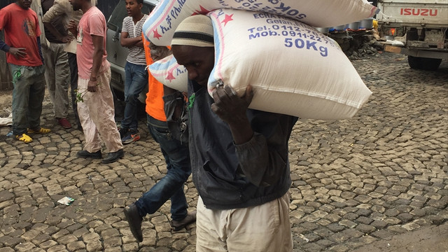 Afrika'da 18 bin çocuğa yardım