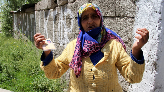 Ağrı'da  bin 200 aileye gıda yardımı