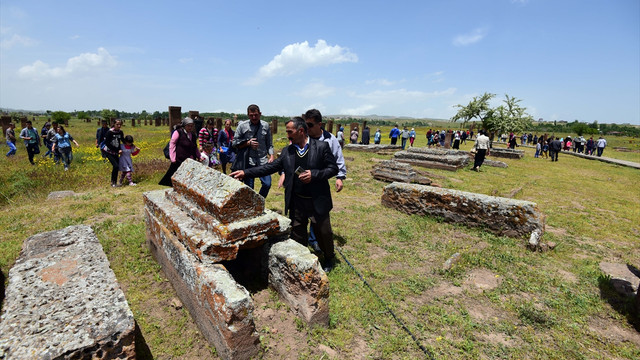 Ahıska Türkleri, Ahlat'ta tarihi mekanları gezdi