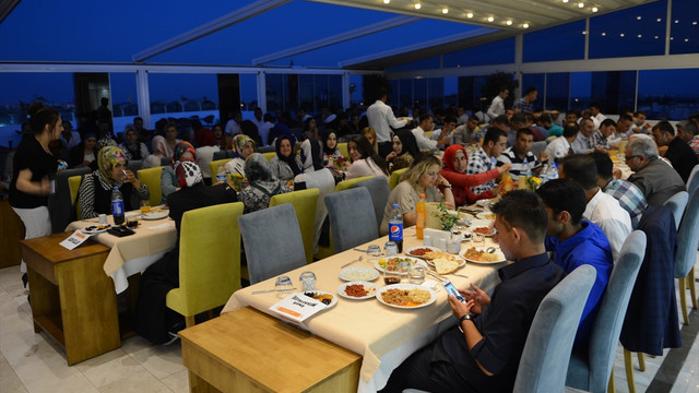 AK Parti Gençlik Kolları Genel Başkanı Ecertaş: