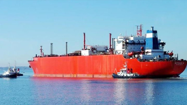 Aliağa'da sökülecek geminin tehlikeli atık barındırdığı iddiası