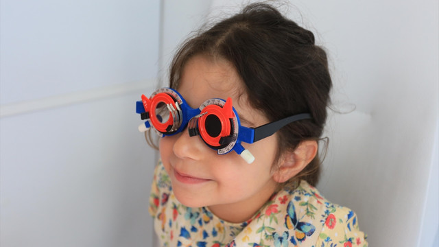 Anaokulu öğrencilerine göz muayenesi