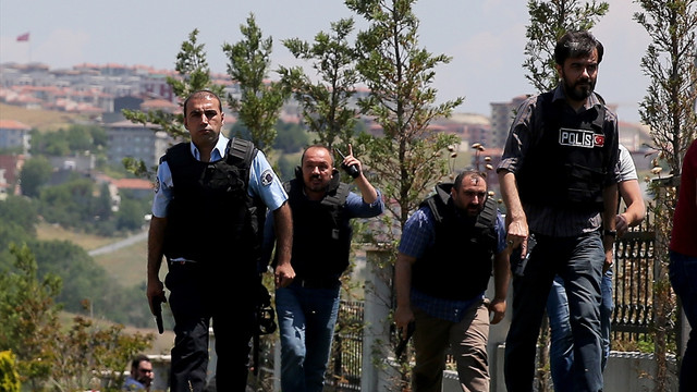 Arnavutköy'de polise silahlı saldırı