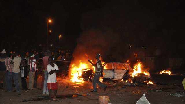 Nijeryada otobüs kamyonla çarpıştı