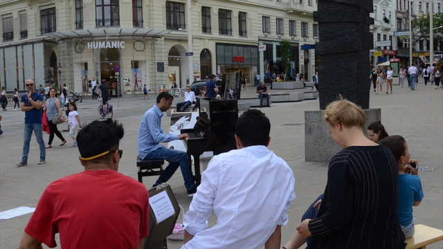 Avusturya'da piyanolu eylem