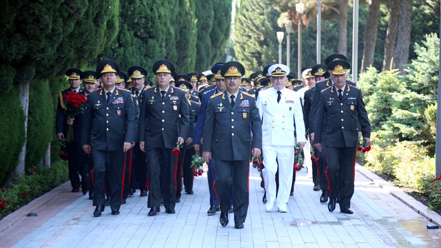 Azerbaycan Silahlı Kuvvetler Günü kutlanıyor