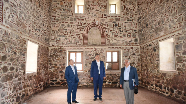 Balıkesir'de tarihi bina Girne Amerikan Üniversitesine verildi