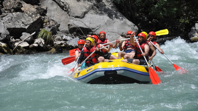 Barış için kürek çektiler