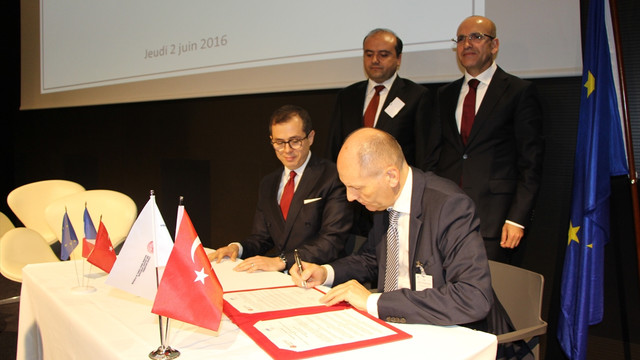 Başbakan Yardımcısı Şimşek Paris'te