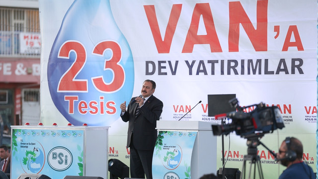 Van'da toplu açılış ve temel atma töreni