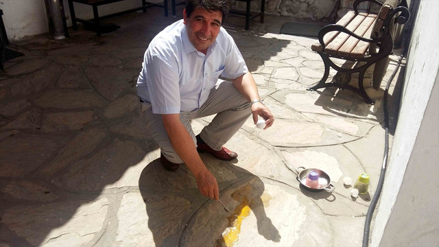 Beton üzerinde yumurta pişirdi