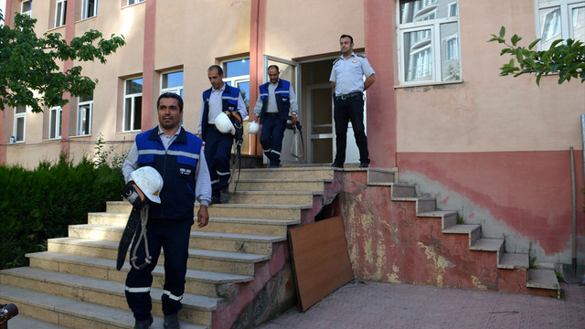 Bitlisliler karanlıkta kalmasın diye mesai harcıyorlar