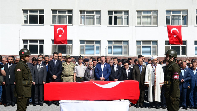 Bitliste şehit olan köy korucusuna tören düzenlendi