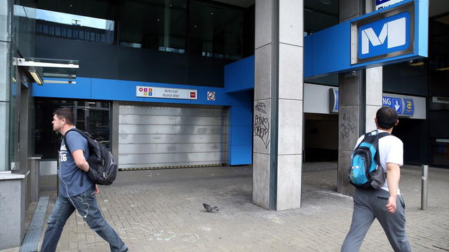 Brüksel'de ulaştırma sektörü çalışanları greve gitti