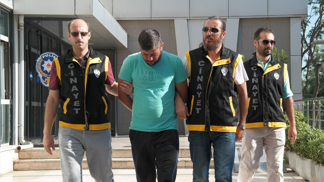 Bursada bir kadını bıçaklayarak öldürüp bileziklerini çalan zanlı 12 yıl sonra yakalandı