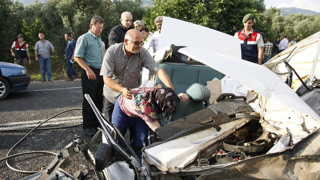 Bursa'da otomobil ile tır çarpıştı: 1 ölü
