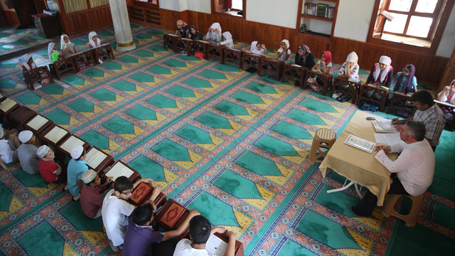 Camiler çocuk sesleri ile şenlendi