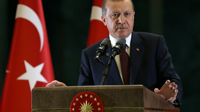 Cumhurbaşkanı Erdoğan, büyükelçi ve DEİK bünyesindeki iş adamlarıyla iftarda buluştu