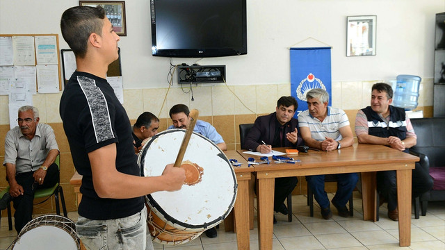 Davulcular mani testinden geçti