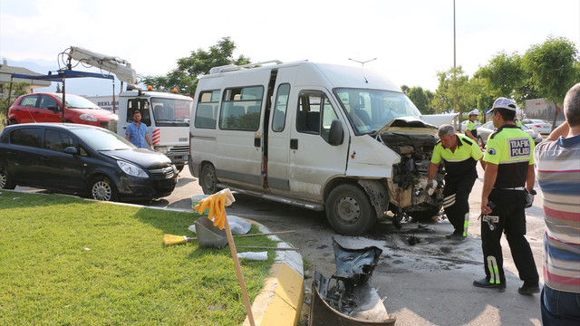 Denizli'de trafik kazası: 5 yaralı