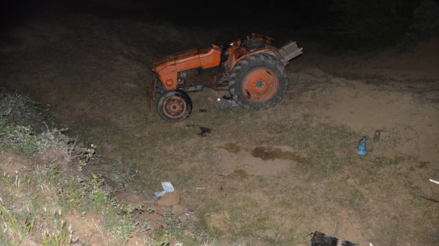 Devrilen traktörün altından bir gün sonra kurtarıldı