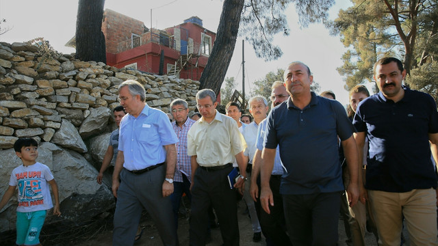 Dışişleri Bakanı Çavuşoğlu, yangın bölgesinde