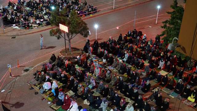 Dünyaca ünlü hafızdan Kur'an-ı Kerim ziyafeti