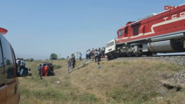 Elazığda feci tren kazası: 8 ölü