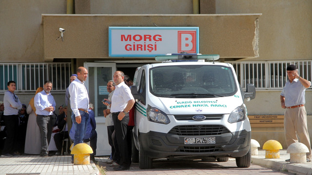 GÜNCELLEME 2 - Elazığ'da tren minibüse çarptı: 9 ölü, 1 yaralı