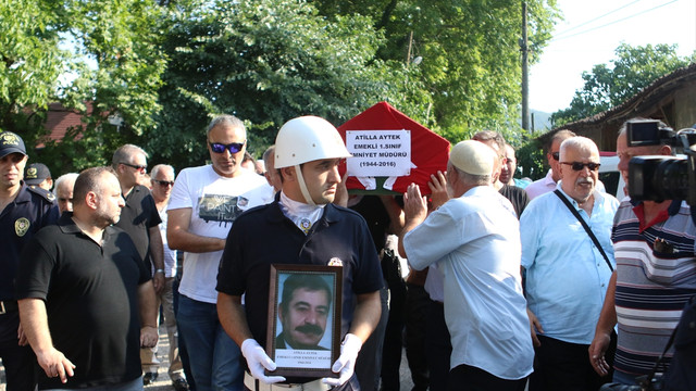 Emekli emniyet müdürü Aytek son yolculuğuna uğurlandı
