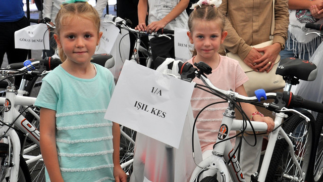 En çalışkan çocuklara bisiklet ödülü