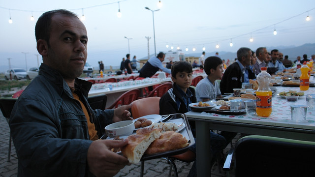 Fedakar sağlıkçılar iftar yemeğinde buluştu