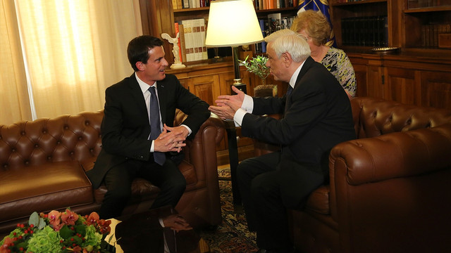 Fransa Başbakanı Valls Atina'da