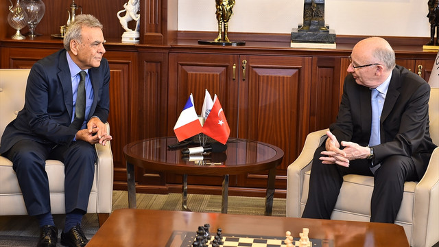 Fransız heyetten İzmir Büyükşehir Belediyesine ziyaret